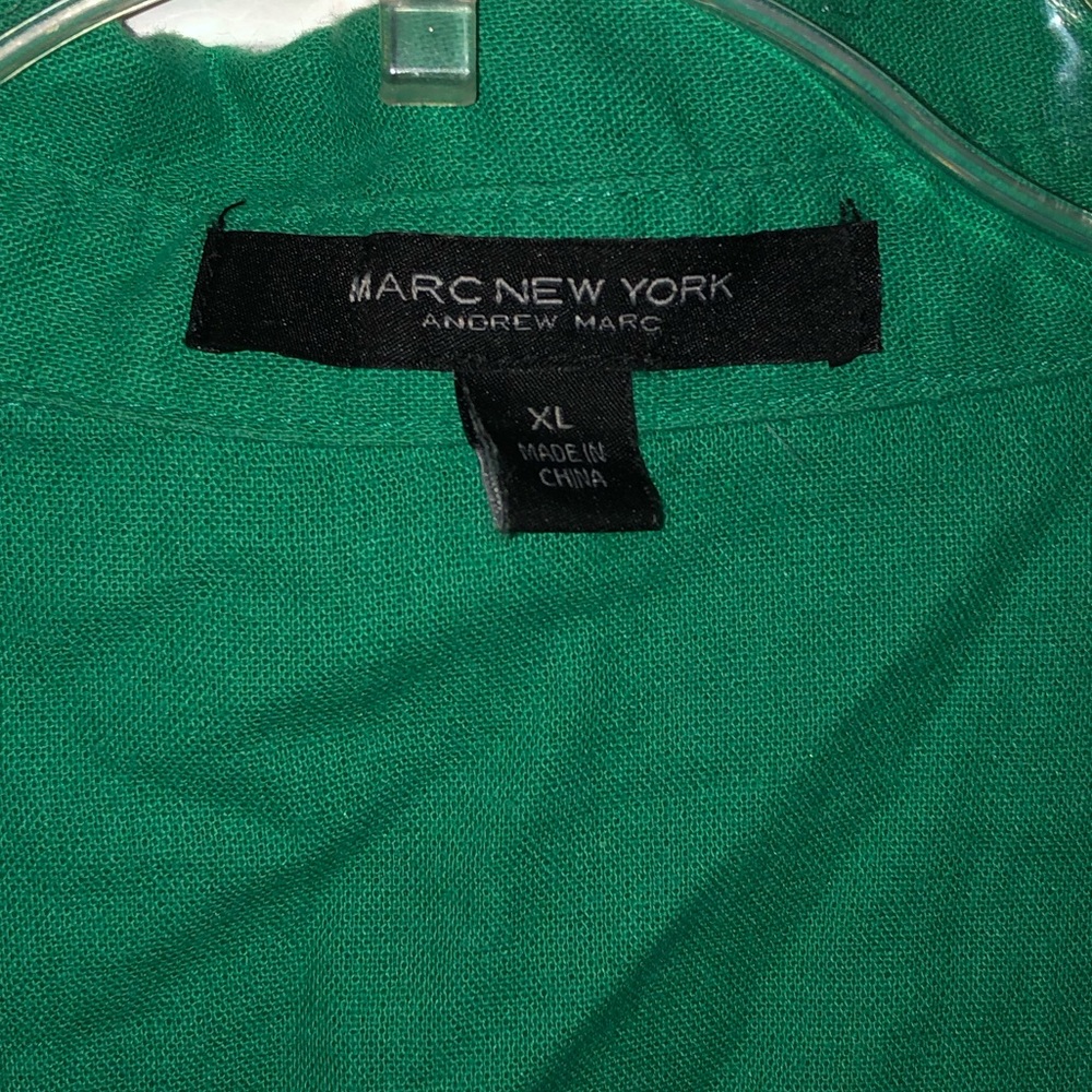 Cropped button up - Picture 2 of 3